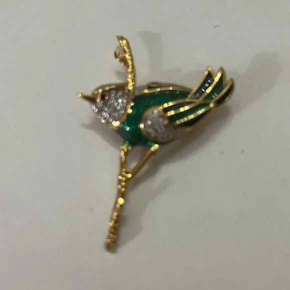 Stunning Vintage Gold Tone Bird Brooch with Red eye, emerald green & blue colors - Picture 3 of 5